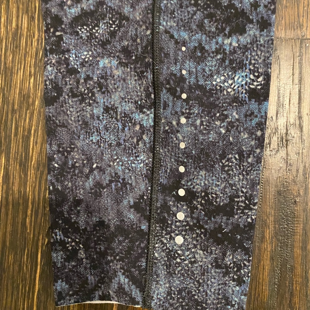 Lululemon High Rise Running Tights - Picture 2 of 6